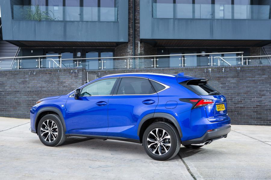  Lexus NX200t F-Sport 2014 года  (UK) (фото 2 из 17)